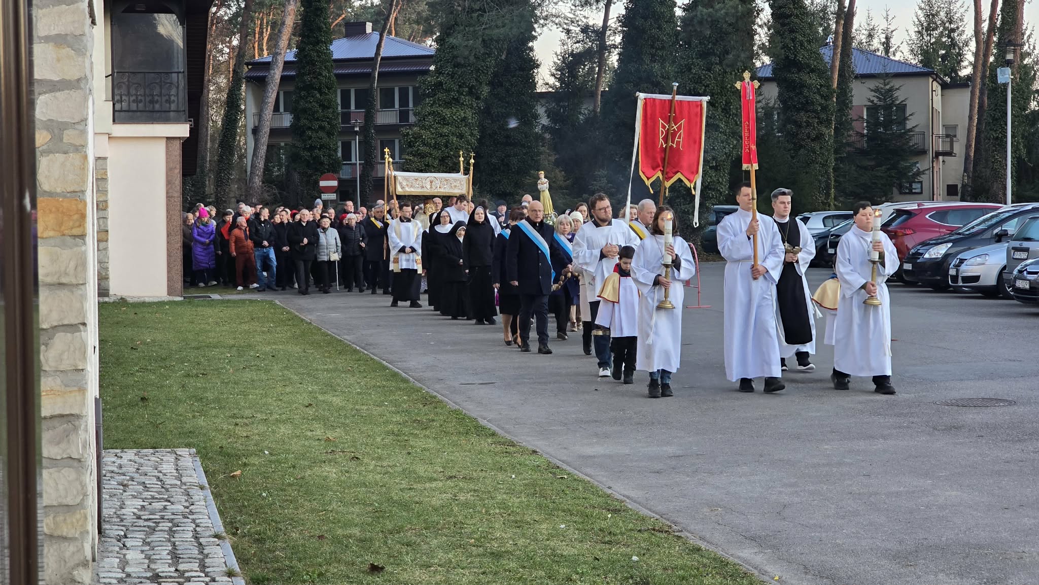 Msza Rezurekcyjna – Triumf Chrystusa Zmartwychwstałego
