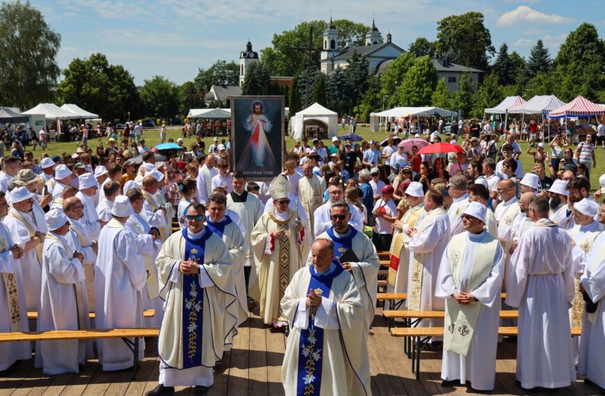 Diecezjalne Spotkanie Młodych w Ożarowie